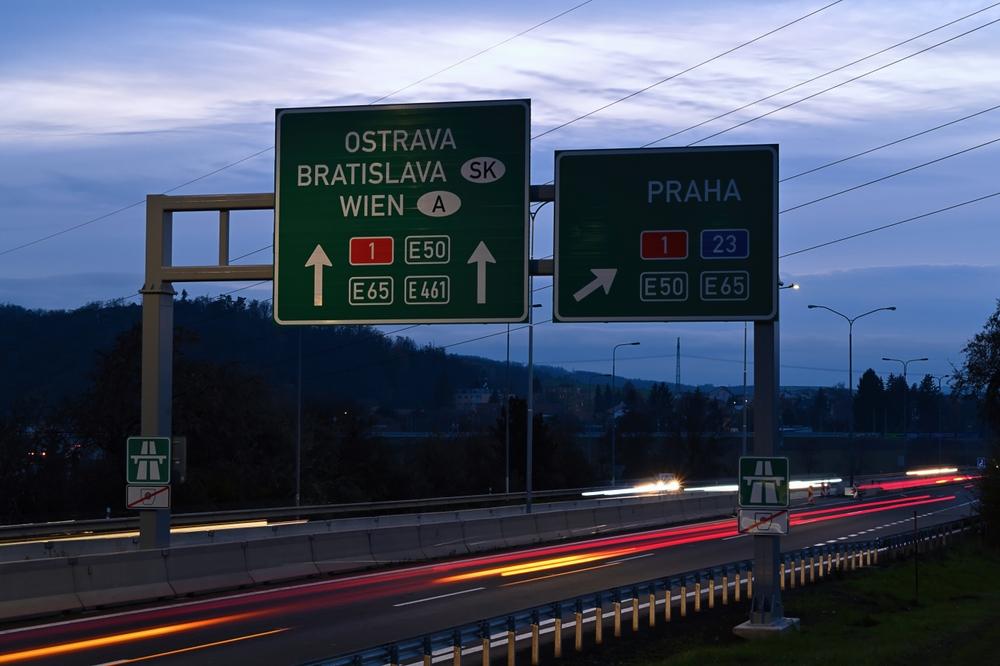 Dálniční známka ČR na rok 2025 – cena, převod, podmínky