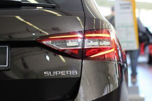 Operativní leasing Škoda Superb lze získat za 13 050 Kč.