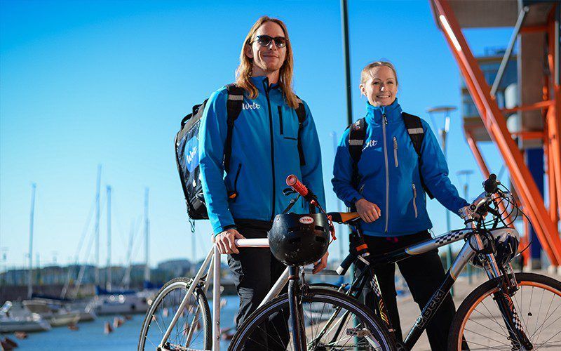 Rozvoz jídla Wolt představuje atraktivní brigádu pro mladé lidi díky časové flexibilitě.