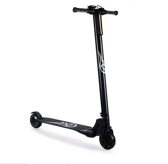  Elektrická koloběžka Eljet Alu Power patří do cenově dostupnější kategorie. 