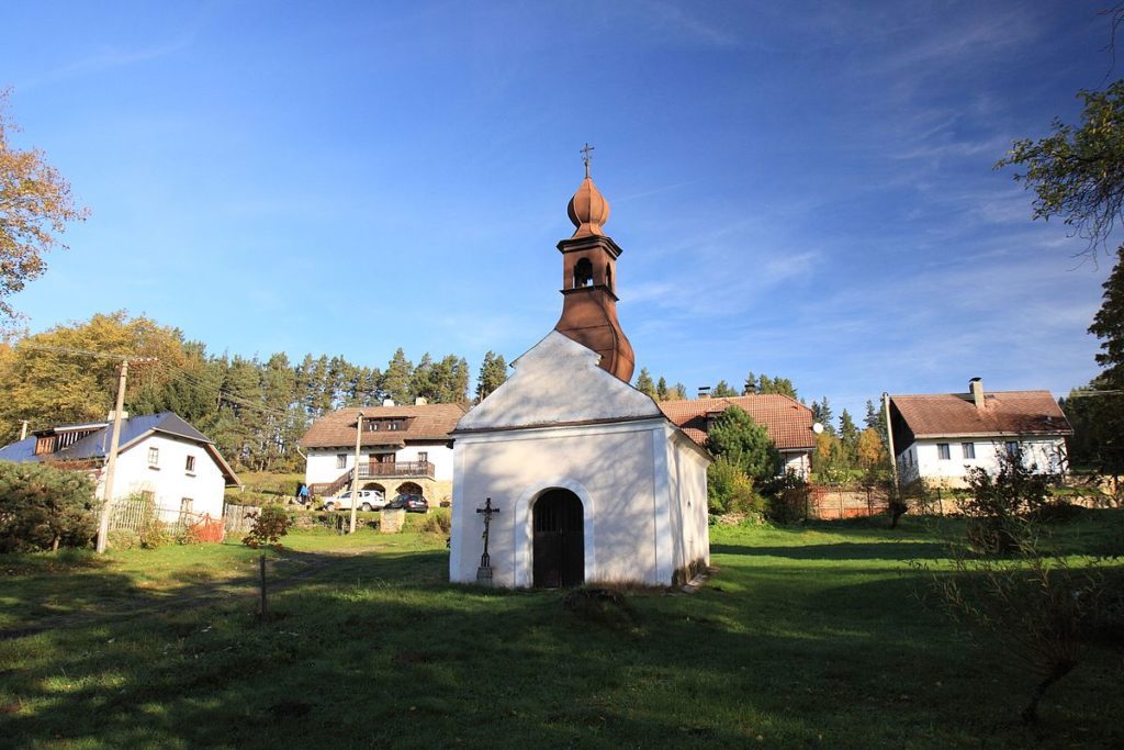 Sudslavická naučná stezka vede nedaleko obce Opolenec ve stejnojmenné přírodní rezervaci.