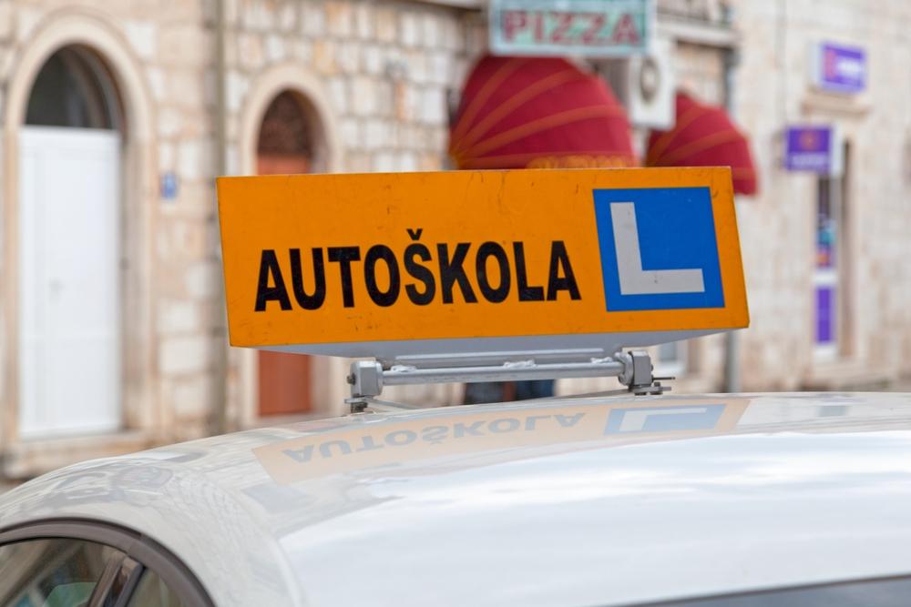 Jak probíhá závěrečná zkouška v autoškole?